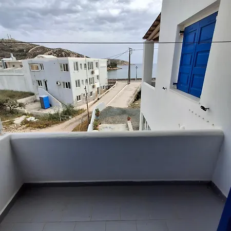 με θέα τον όρμο της βάρης Appartement