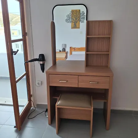 με θέα τον όρμο της βάρης Appartement Vári