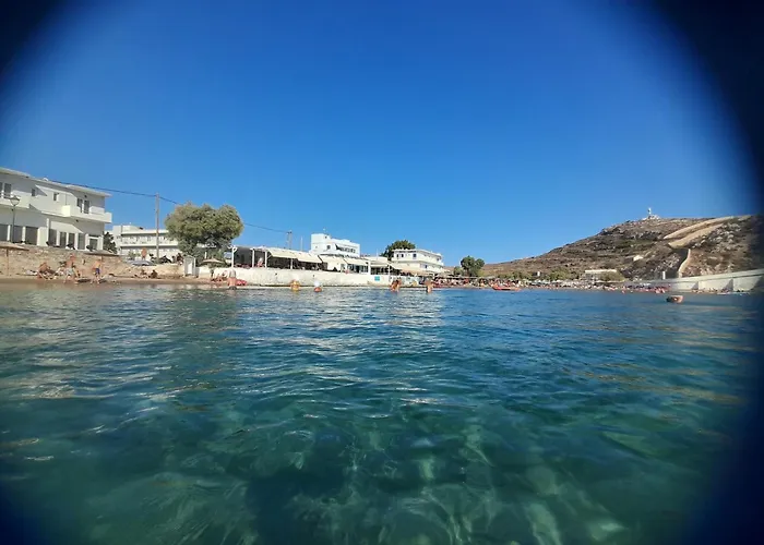 με θέα τον όρμο της βάρης Apartmán Vári