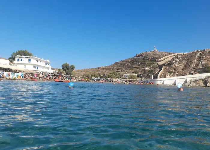 με θέα τον όρμο της βάρης Apartmán *