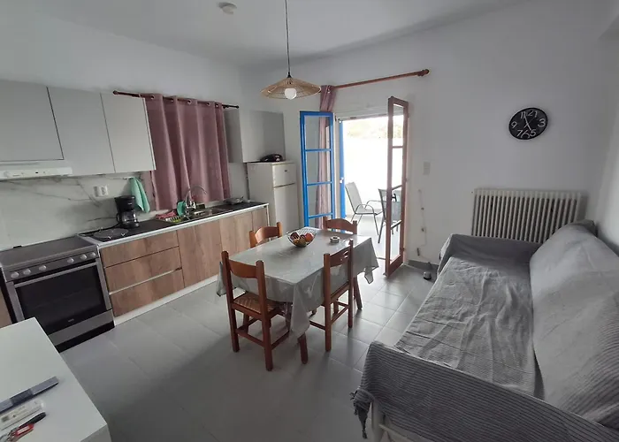 με θέα τον όρμο της βάρης Apartmán *