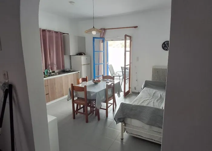 με θέα τον όρμο της βάρης Apartmán Vári